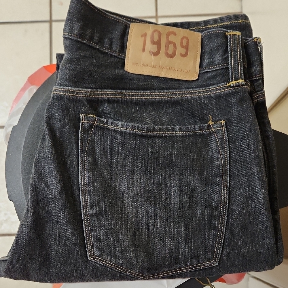 GAP Black Straight Jeans Timeless Design